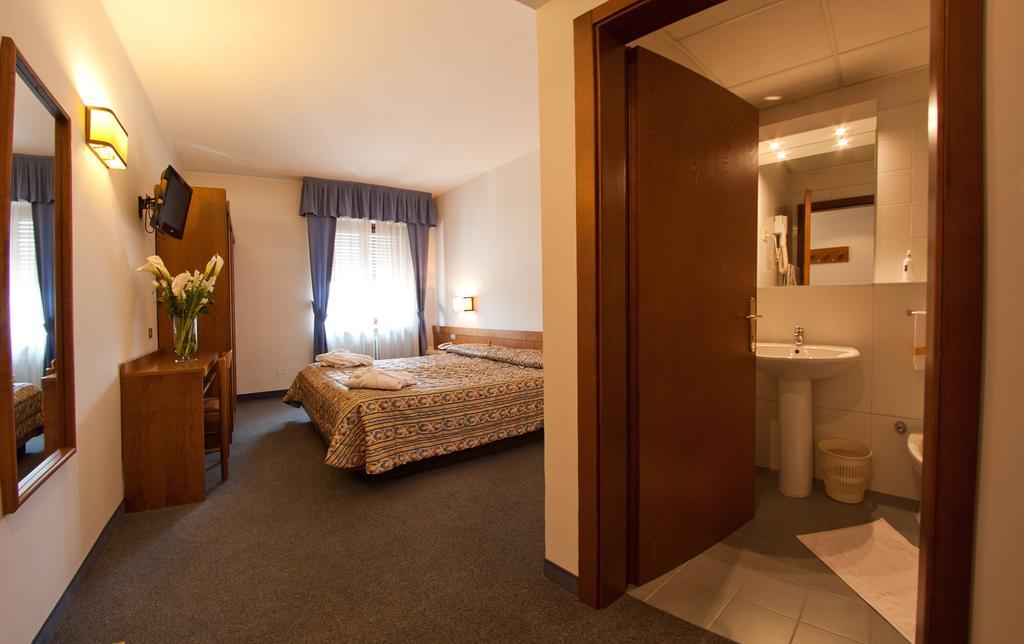 Hotel Cles Pokój zdjęcie