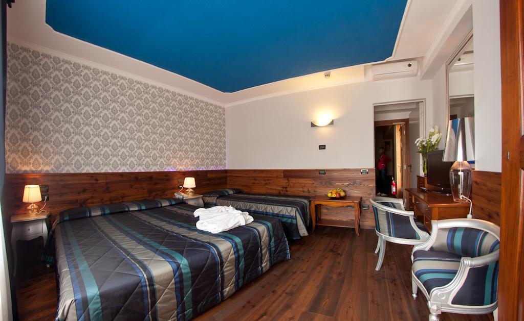 Hotel Cles Zewnętrze zdjęcie